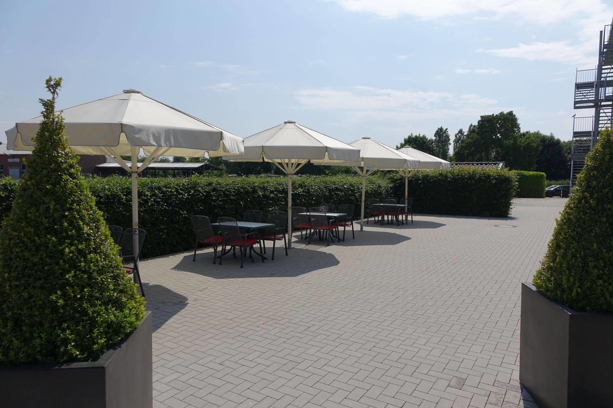 Hotel Till-Moyland Garni Екстер'єр фото